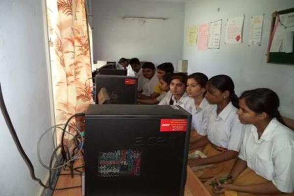Computer_Lab_MVM_Rampur.jpg